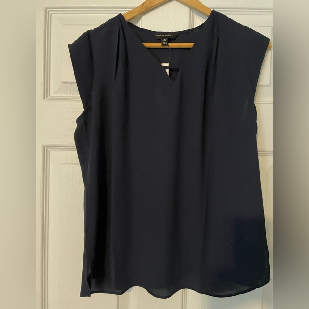 NWT- Banana Republic Cap sleeve tank with cutout V neck detail